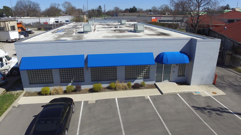 Primary Photo Of 1728 W 16th St, Indianapolis General Retail For Lease