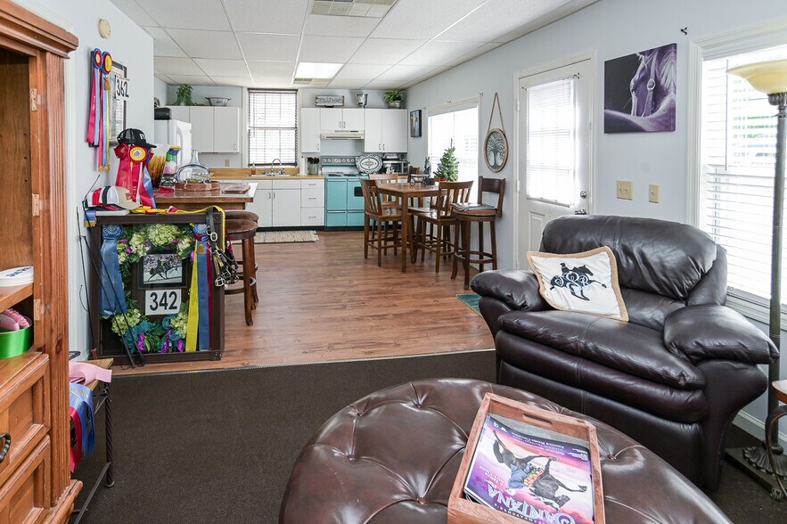 More Photos Of 799 Whitthorne St, Shelbyville Hospitality For Sale