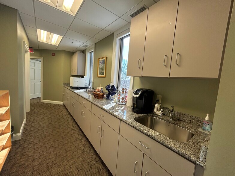 More Photos Of 1430 Rolkin Ct, Charlottesville Medical For Lease