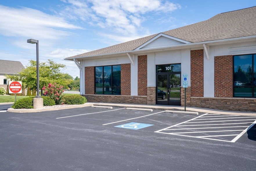 More Photos Of 16 Gosnell, Staunton Medical For Sale