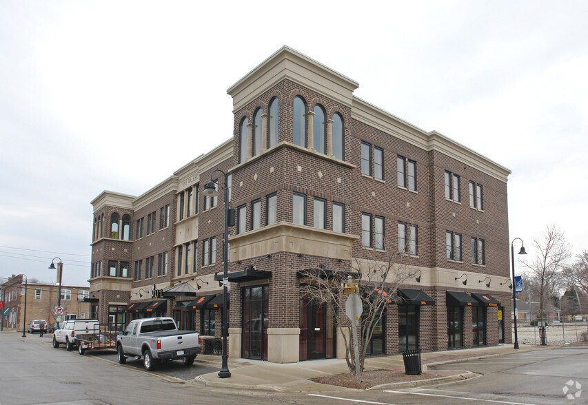 More Photos Of 1 Walker Ave, Clarendon Hills Office For Lease