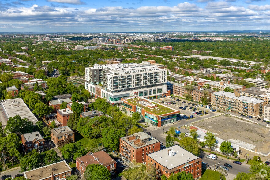 More Photos Of 2615-2865 Ave Van Horne, Montréal Unknown For Lease