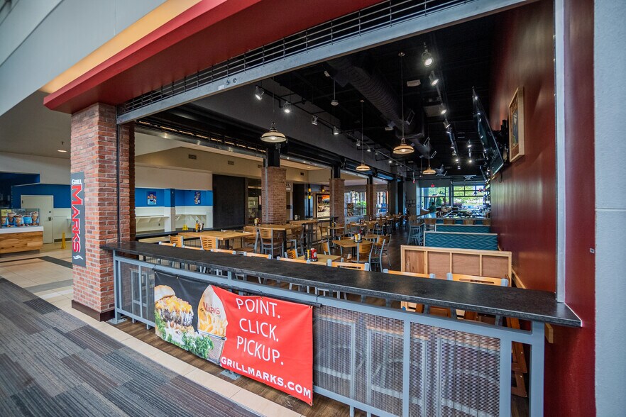 More Photos Of 700 Haywood Rd, Greenville General Retail For Lease
