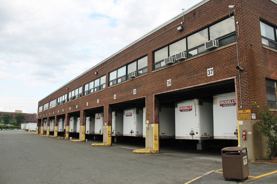 More Photos Of 1502 Bassett Ave, Bronx Distribution For Lease