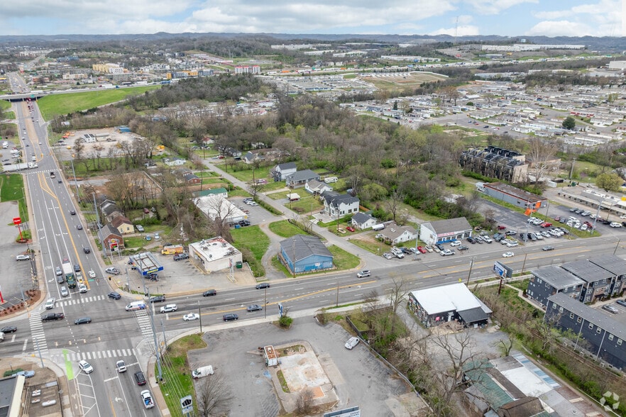 More Photos Of 2208 Dickerson Pike, Nashville Warehouse For Lease