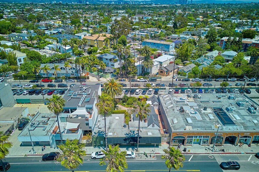 More Photos Of 1321-1325 Abbot Kinney Blvd, Venice Freestanding For Sale
