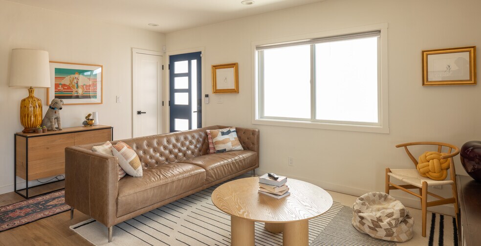 More Photos Of 4852 S Centinela Ave, Los Angeles Multifamily For Sale