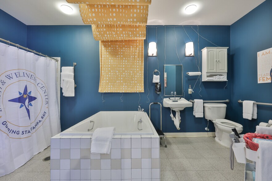 More Photos Of 1900 E Bay Dr, Largo Medical For Sale