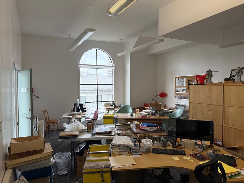 More Photos Of 1539 Sawtelle Blvd, Los Angeles Office For Lease
