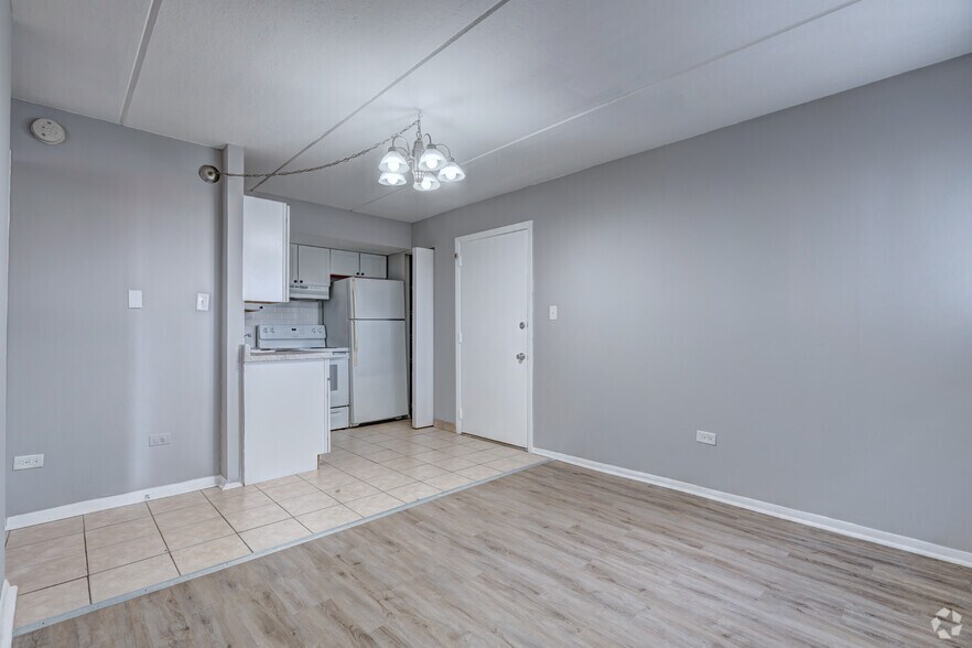 More Photos Of 2610 Marigold Dr, Sauk Village Apartments For Sale