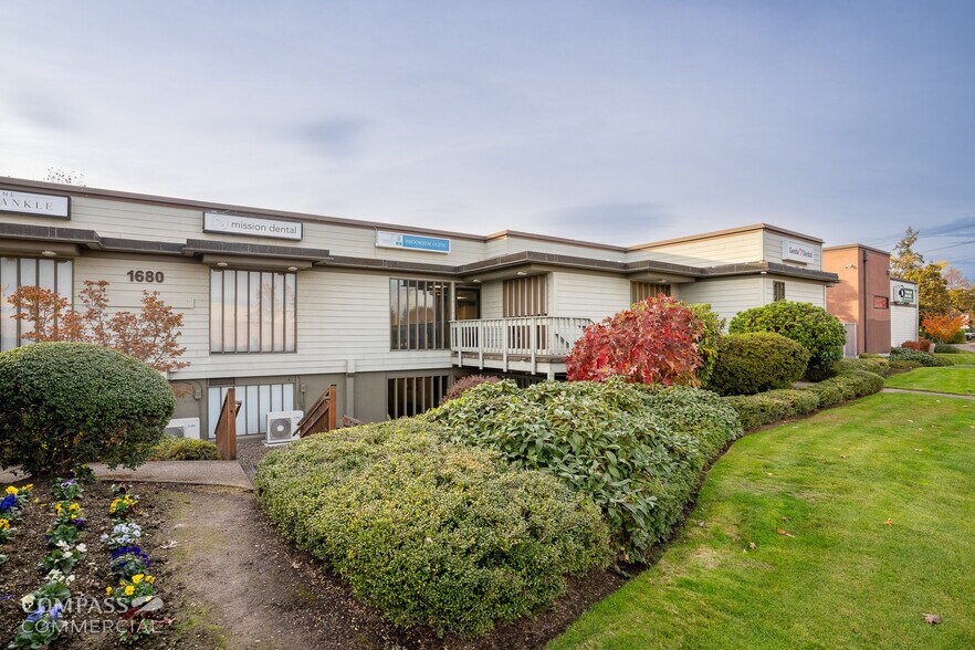 More Photos Of 1680 Chambers St, Eugene Medical For Lease