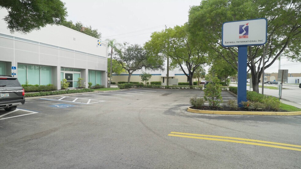 Primary Photo Of 3700 N 29th Ave, Hollywood Unknown For Lease