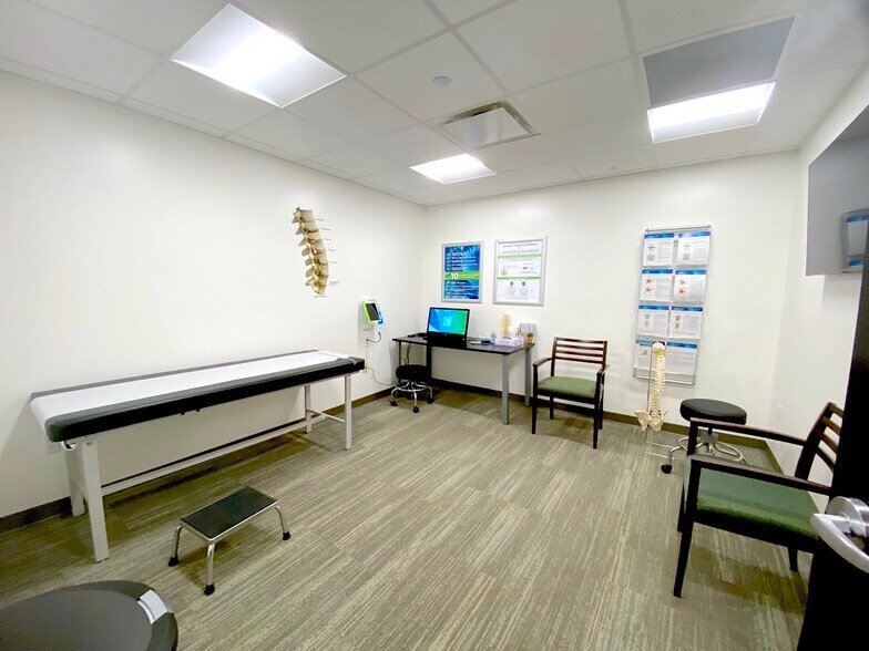 More Photos Of 1105-1129 Saxon Blvd, Orange City Office For Sale