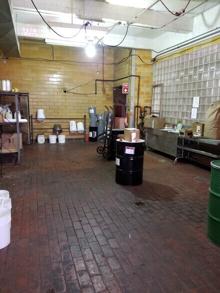 More Photos Of 737 N 13th St, Allentown Warehouse For Sale