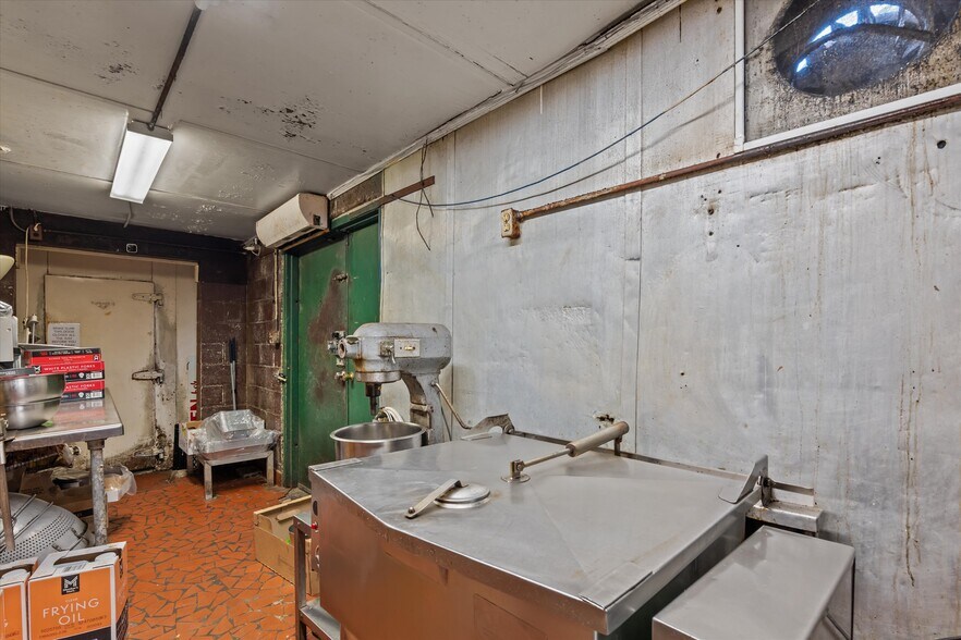 More Photos Of 3044 Deans Bridge Rd, Augusta Restaurant For Sale