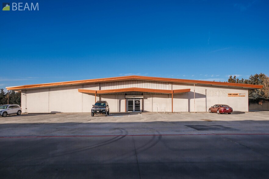 More Photos Of 2004 W University Dr, McKinney Freestanding For Lease
