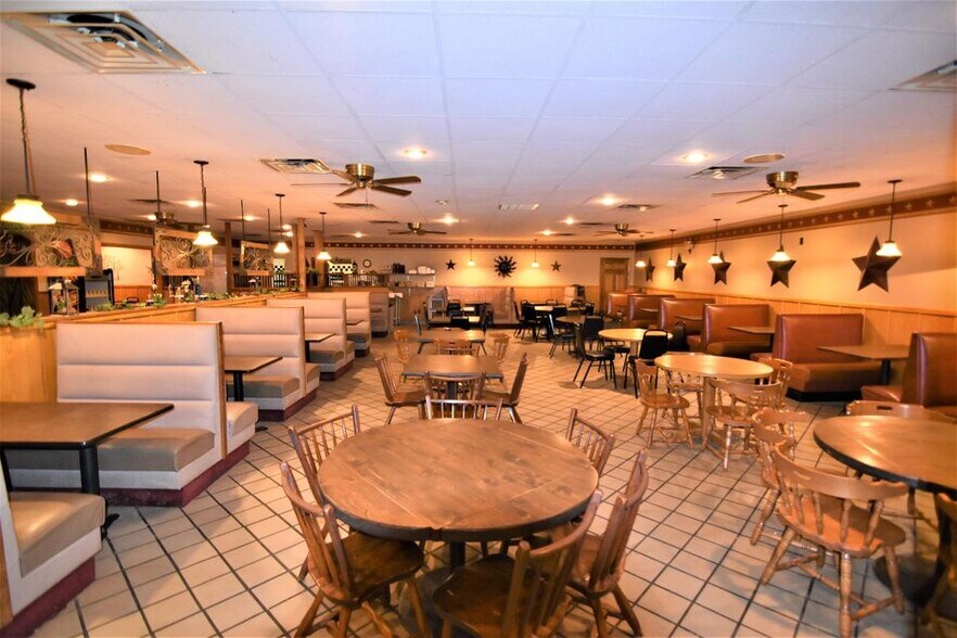 More Photos Of 109 S Folger St, Carrollton Restaurant For Sale