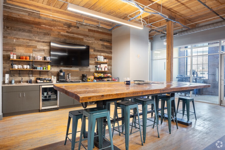 More Photos Of 504 Rhett St, Greenville Office For Lease