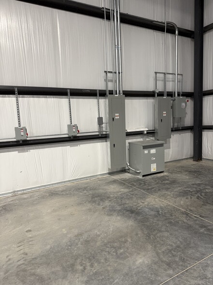 More Photos Of 56 Cooperative Way, Wright City Warehouse For Lease