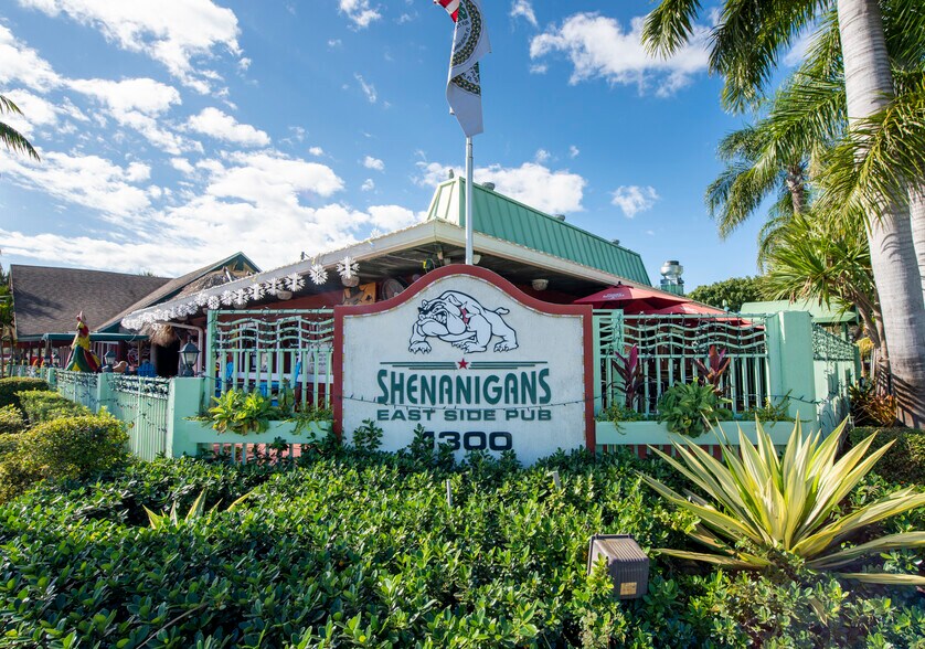 Primary Photo Of 1300 S Federal Hwy, Dania Restaurant For Sale