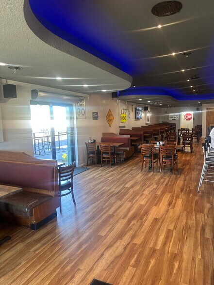 More Photos Of 3807 Fort St, Wyandotte Restaurant For Sale