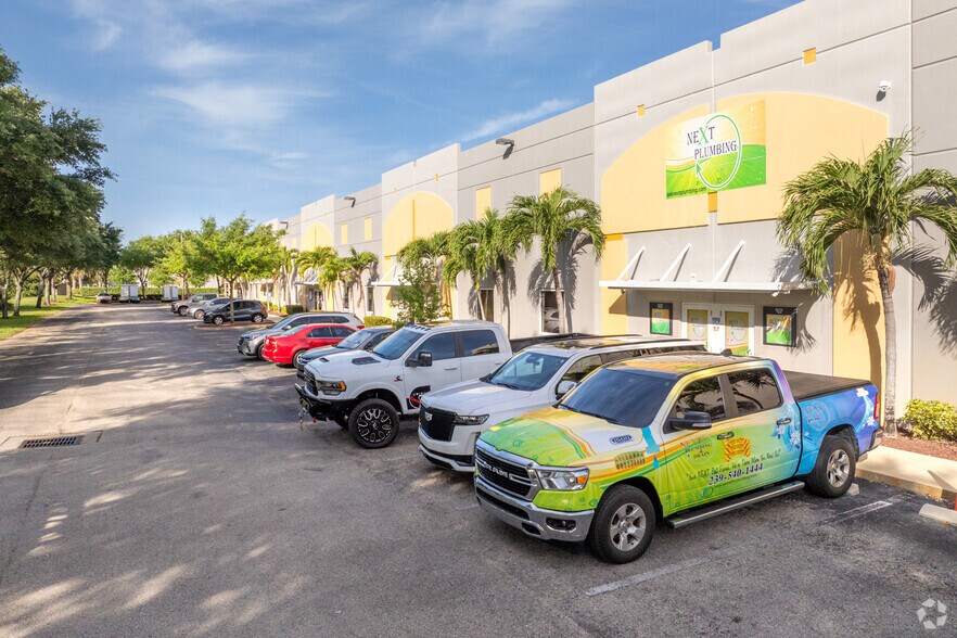 More Photos Of 12821 Commerce Lakes Dr, Fort Myers Industrial For Sale