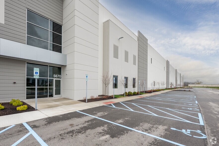 More Photos Of 5670 Aurora Way, McCordsville Warehouse For Sale