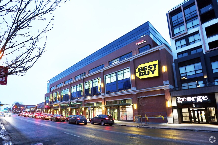 More Photos Of 909 17 Ave SW, Calgary Storefront For Lease