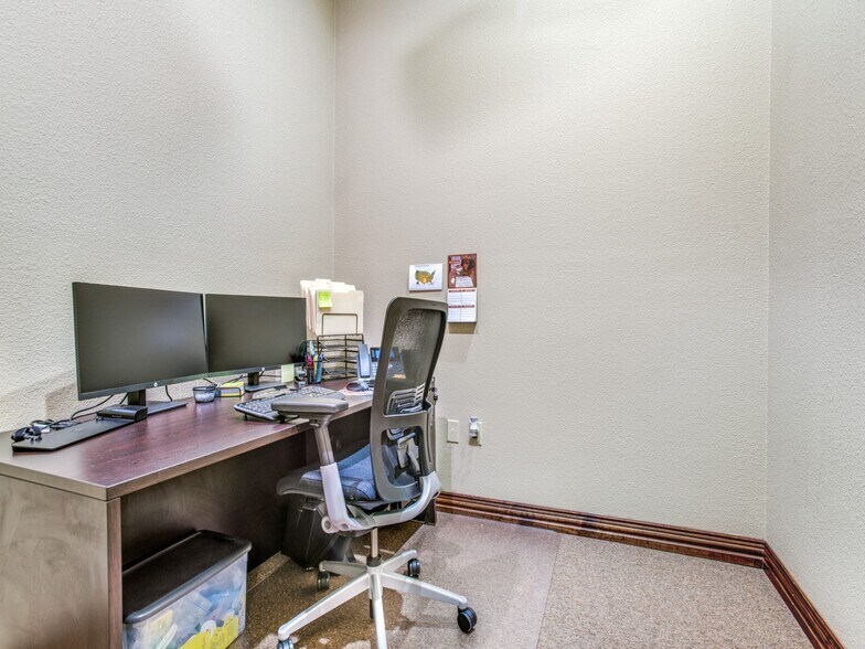 More Photos Of 9300 John Hickman Pky, Frisco Medical For Lease