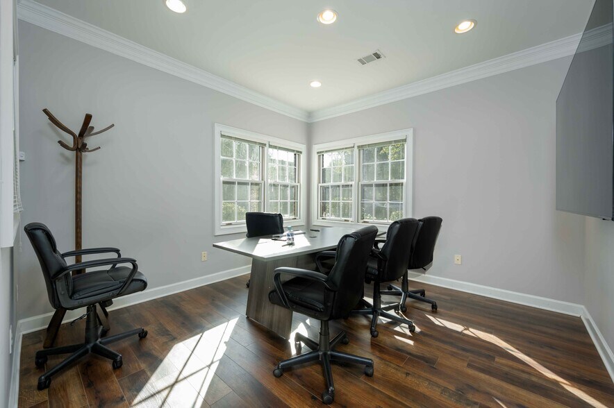 More Photos Of 500 Sun Valley Dr, Roswell Medical For Lease