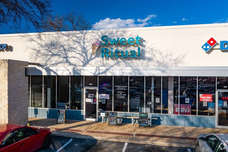 More Photos Of 4631 Airport Blvd, Austin Unknown For Lease