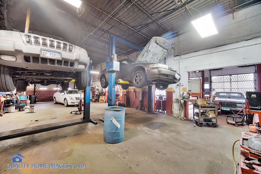 More Photos Of 6859 S Damen Ave, Chicago Auto Repair For Sale