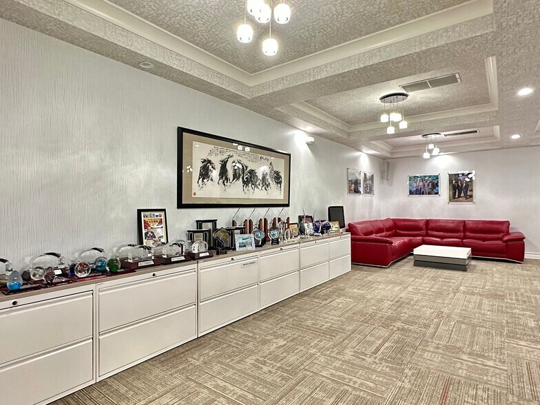 More Photos Of 185 W Chestnut Ave, Monrovia Office For Sale