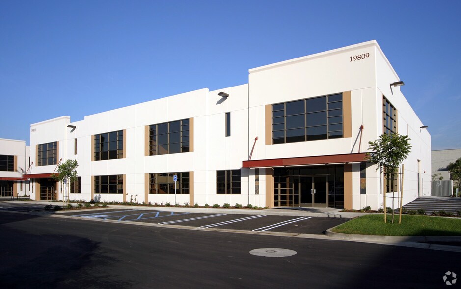 More Photos Of 19809-19811 Hamilton Ave, Torrance Industrial For Sale