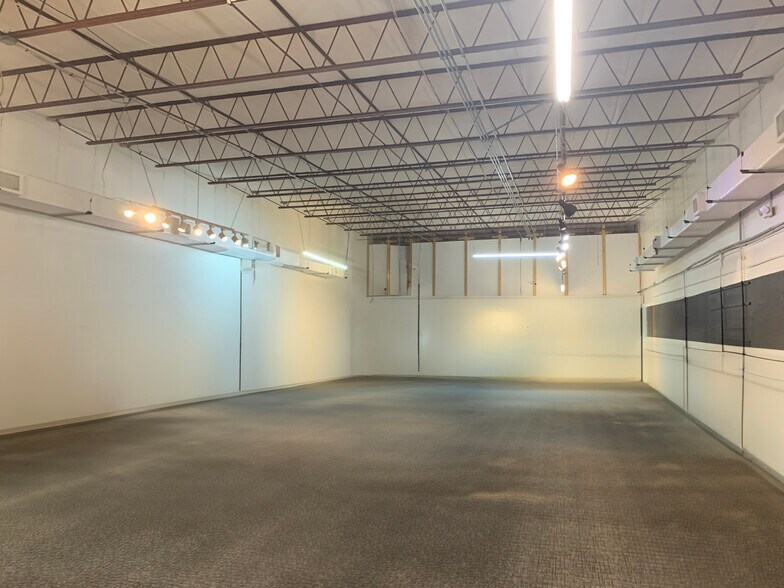 More Photos Of 150 East Dr, West Melbourne Light Manufacturing For Sale