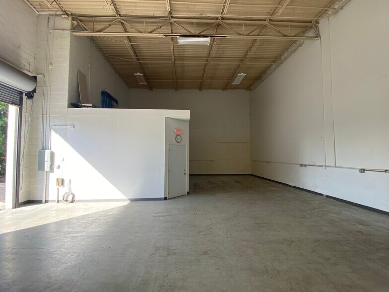 More Photos Of 12947-12959 SE Suzanne Dr, Hobe Sound Warehouse For Sale