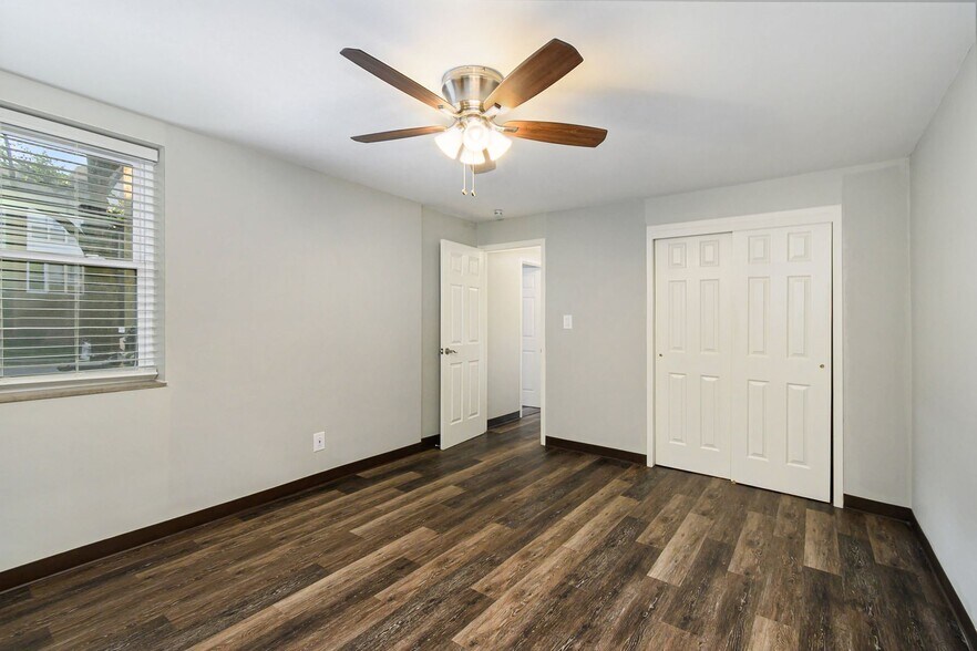 More Photos Of 4339 Roanoke Pkwy, Kansas City Apartments For Sale