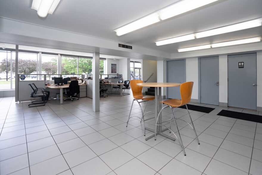 More Photos Of 21800 Gratiot Ave, Eastpointe Auto Dealership For Sale