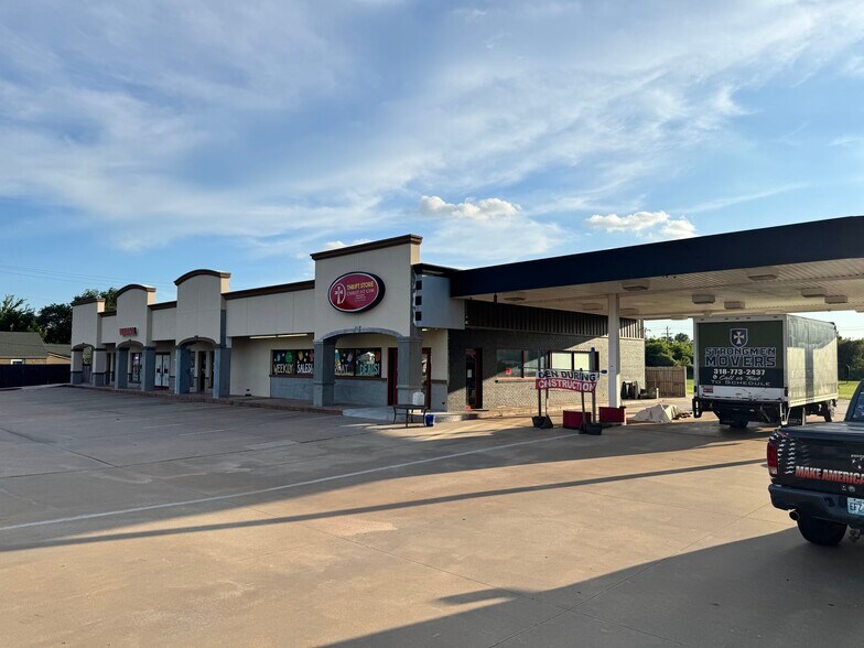 More Photos Of 701 S Kelly Ave, Edmond General Retail For Sale