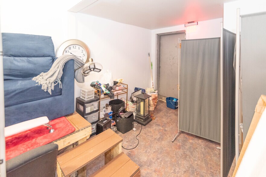 More Photos Of 3600 S Hanover St, Baltimore Storefront For Sale