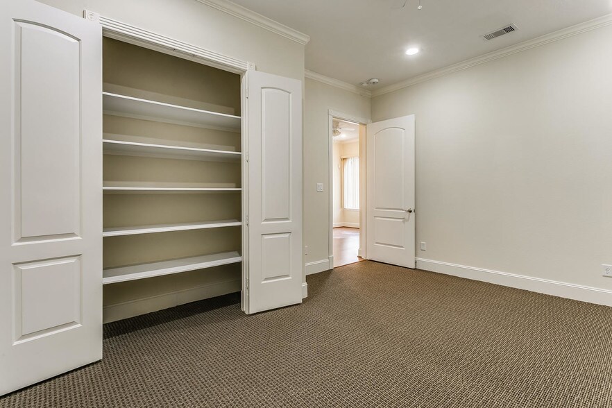More Photos Of 140 Eldridge Rd, Sugar Land Medical For Lease