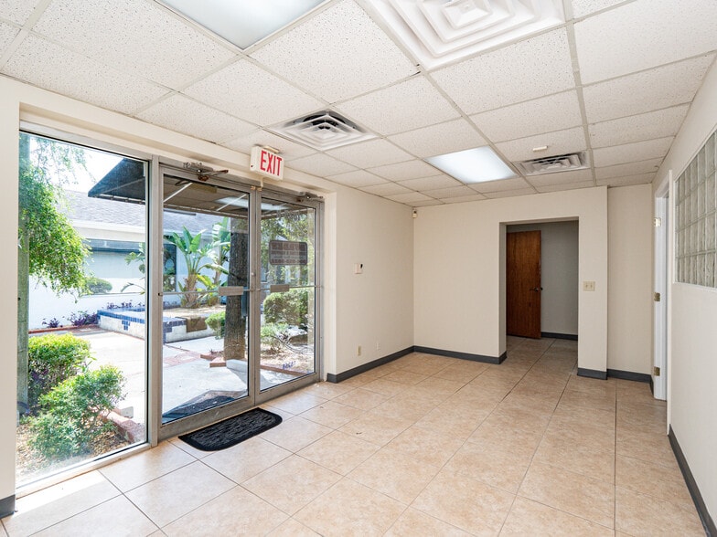 More Photos Of 1817-1835 N 3rd St, Jacksonville Beach Office For Lease