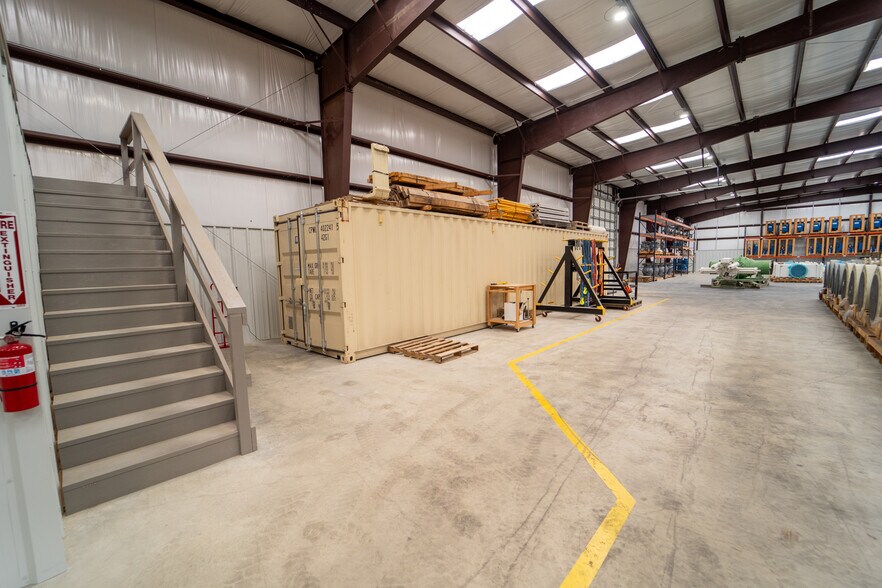 More Photos Of 236 Industrial Park Dr, Victoria Warehouse For Lease