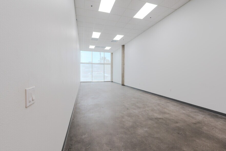 More Photos Of 750 S Oxford Ave, Los Angeles Apartments For Lease