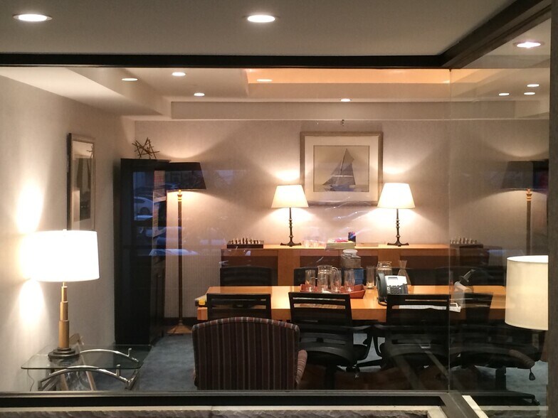 More Photos Of 65 River St, New Rochelle Showroom For Lease