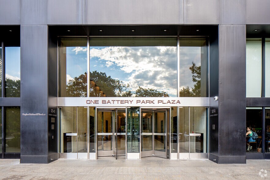 More Photos Of 1 Battery Park Plz, New York Office For Sale