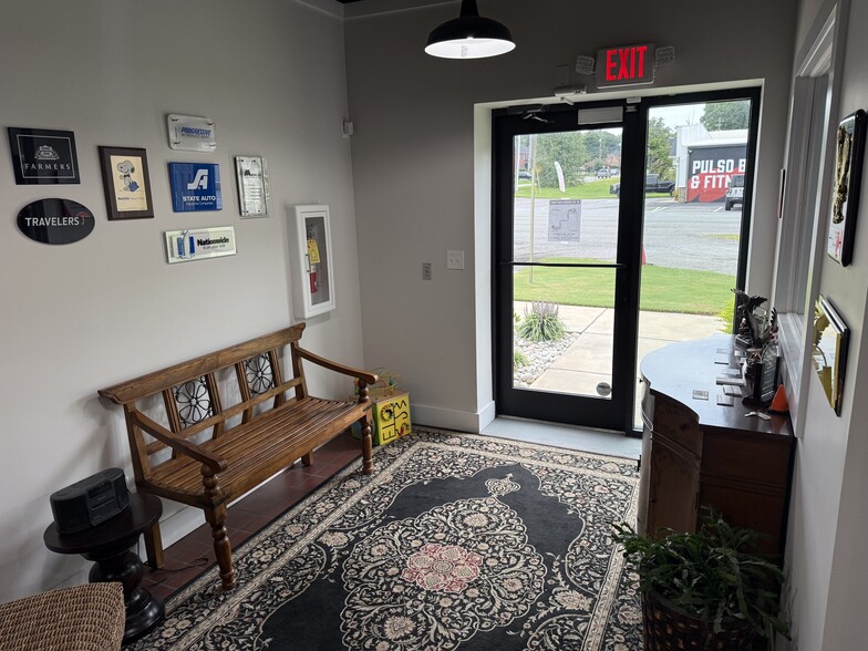 More Photos Of 924 N Tennessee St, Cartersville Office For Lease
