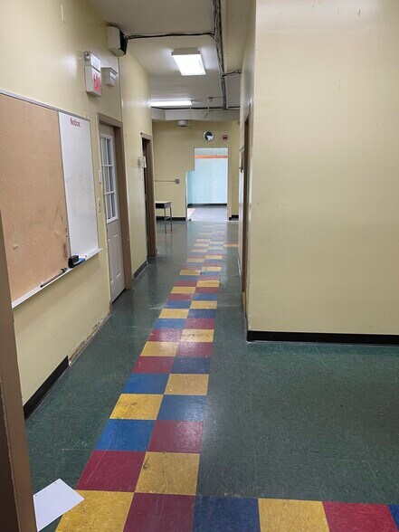 More Photos Of 1622 S Wood Ave, Linden Office For Lease