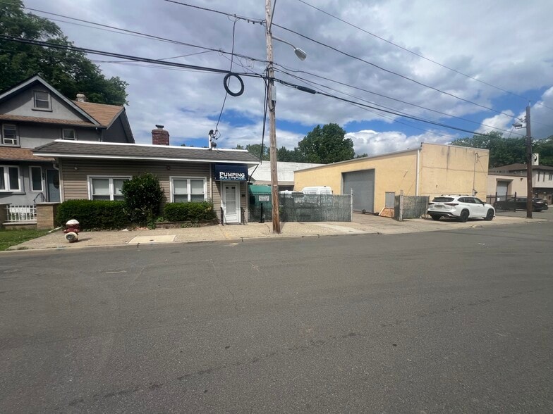 More Photos Of 262 Rutherford Blvd, Clifton Warehouse For Sale