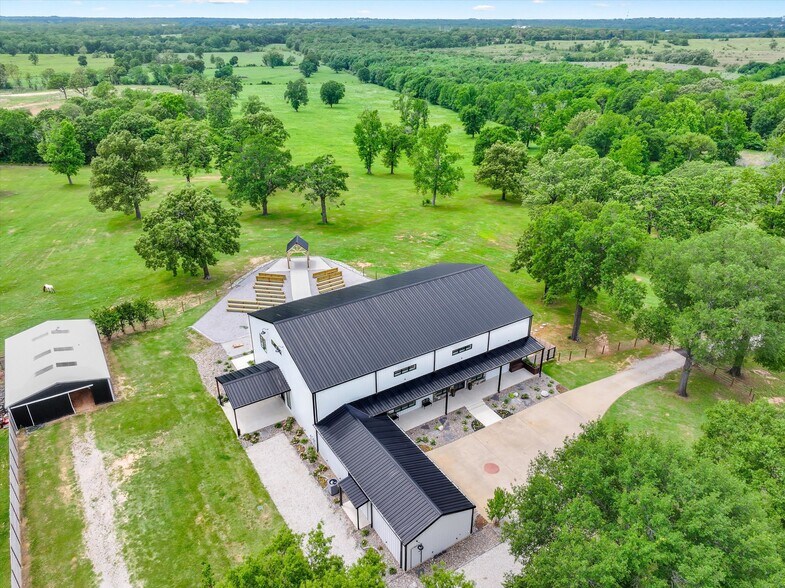 More Photos Of 1972 FM 857, Grand Saline Trailer Camper Park For Sale